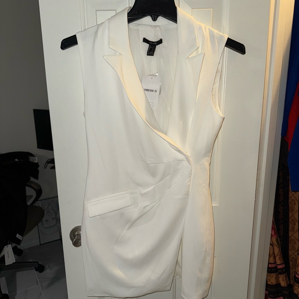 Forever 21 Asymmetrical White Dress - Picture 3 of 3
